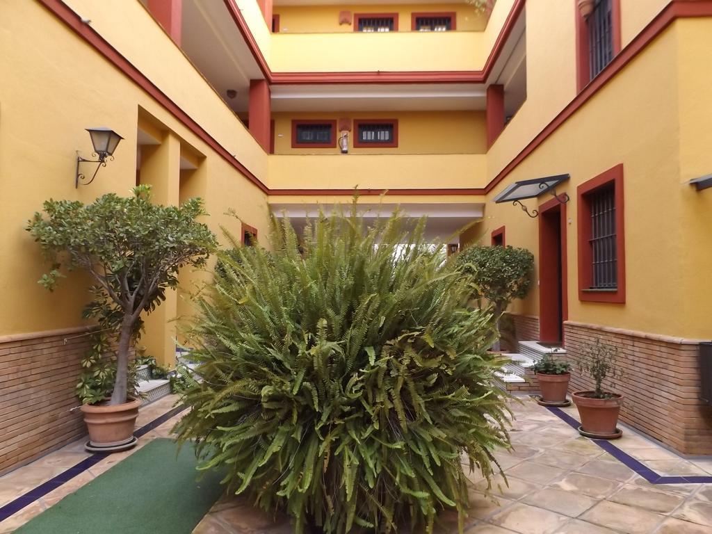 Alameda Donkey Parking Apartment Sevilla Exterior foto