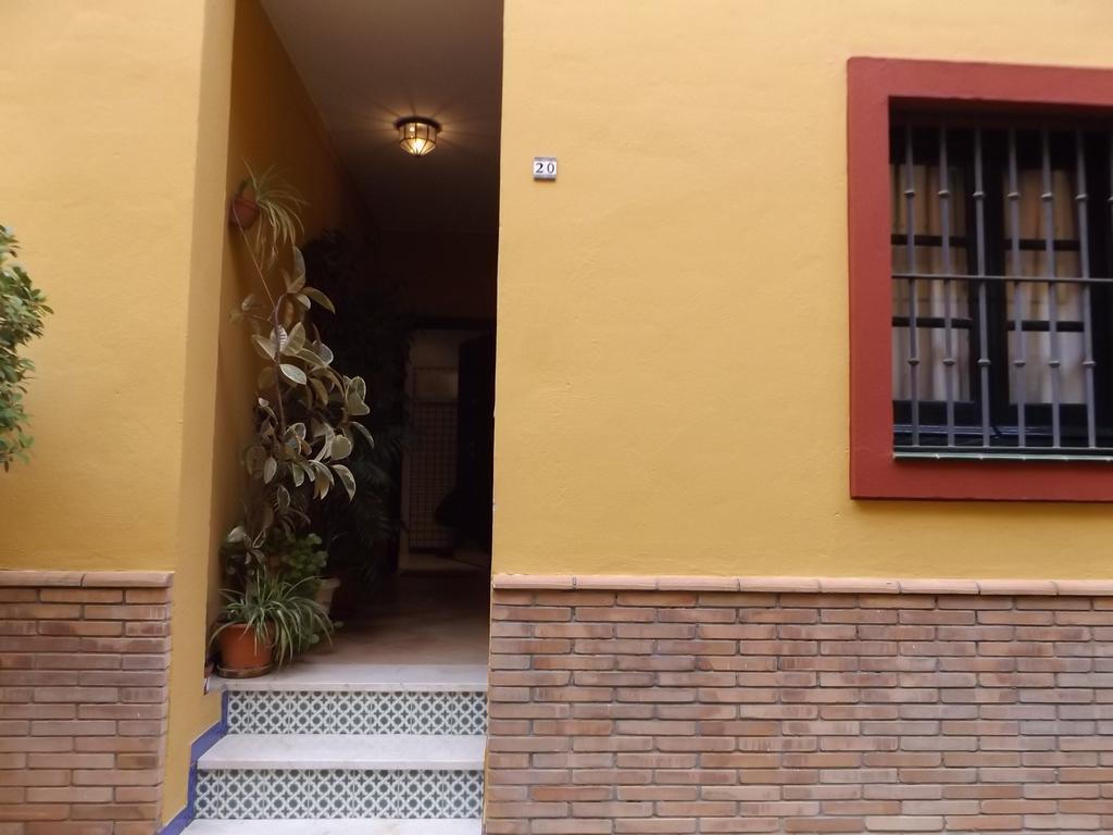 Alameda Donkey Parking Apartment Sevilla Exterior foto